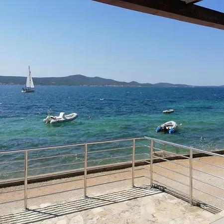 Casa de Férias Seaside House For Families With Children Sveti Petar, Biograd - 16177 Sveti Filip i Jakov